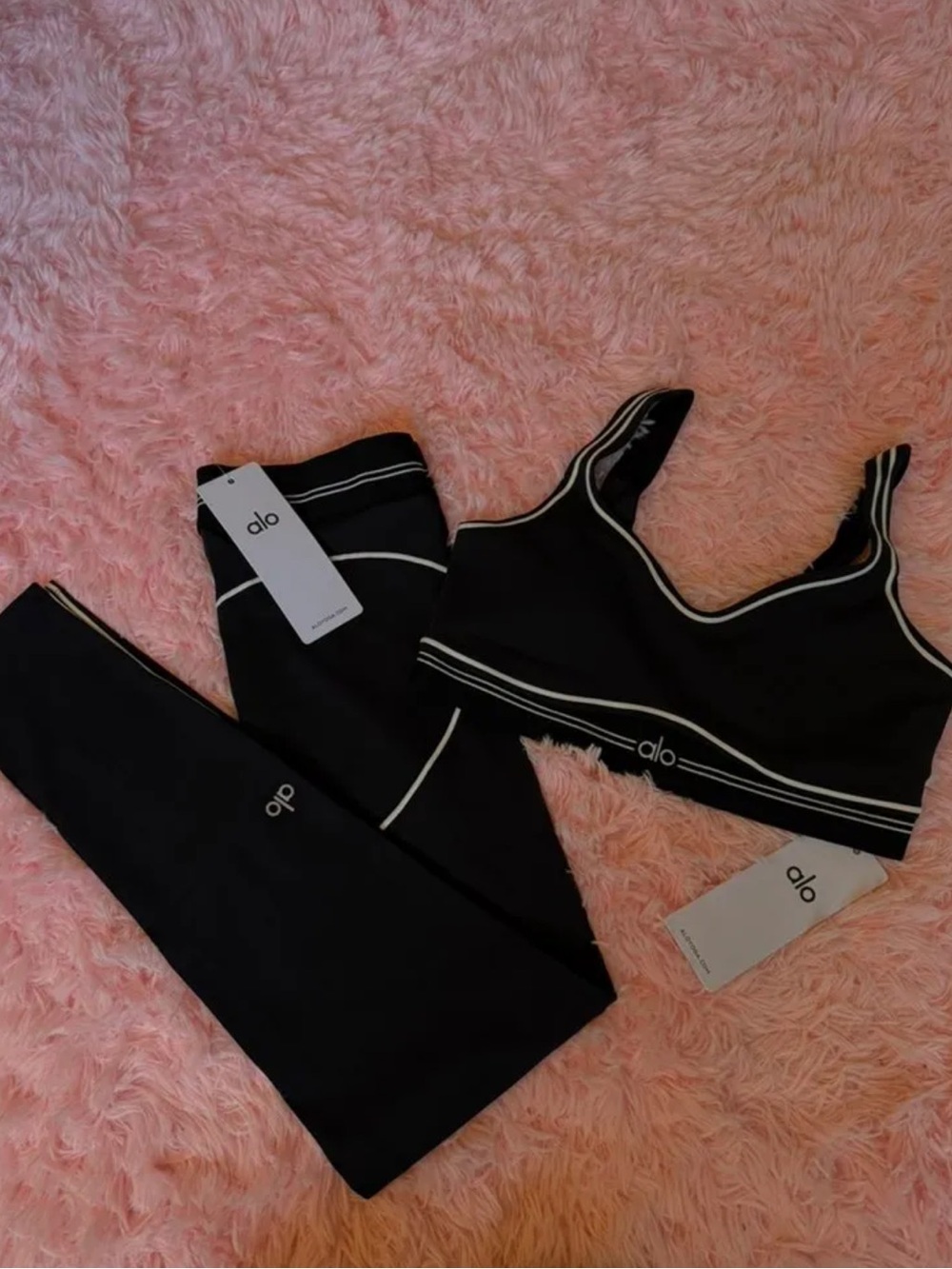 ALO Yoga Black Sports Bra and Leggings Set with White Piping